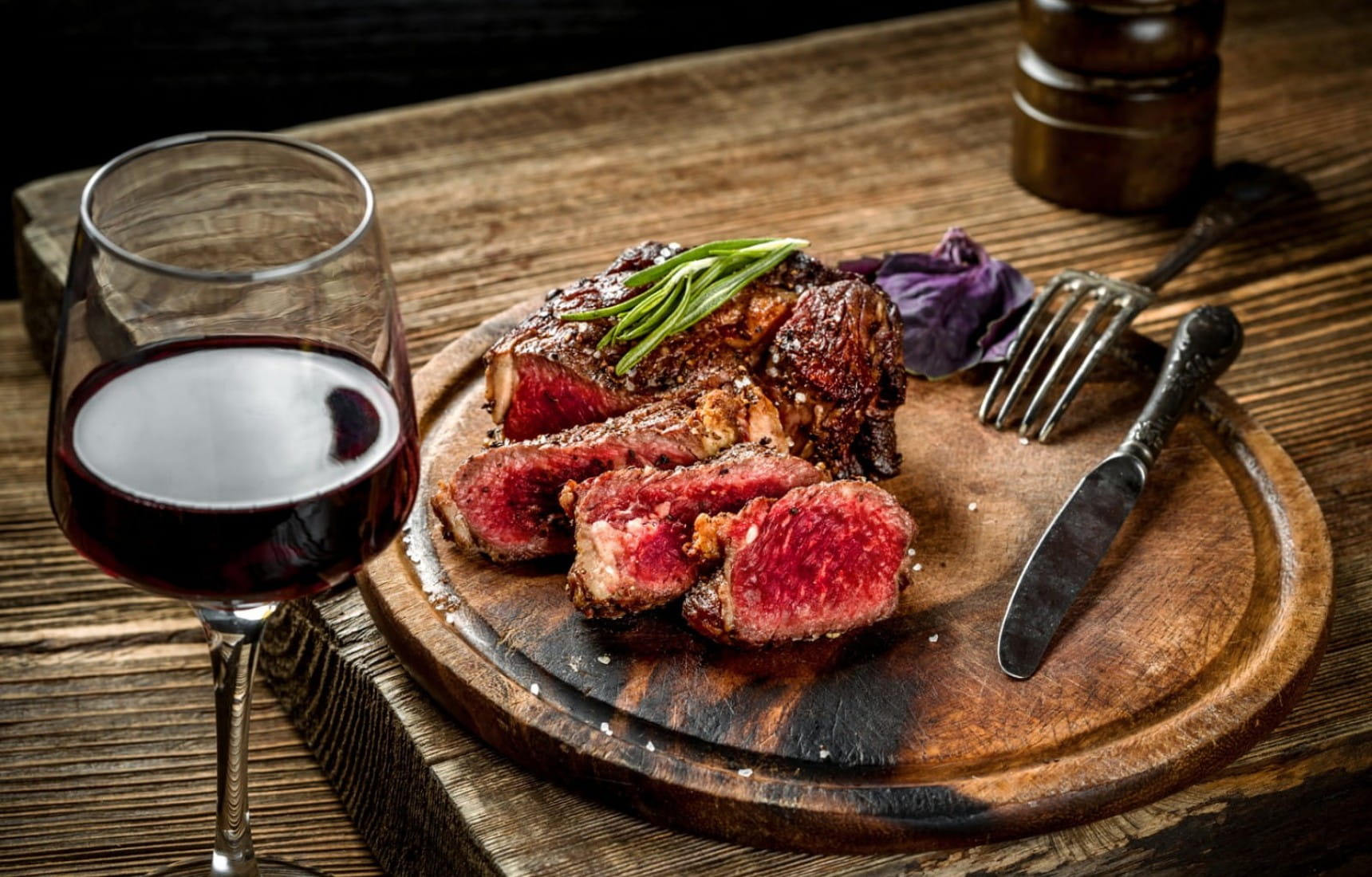 rare-steak-with-a-glass-of-cabernet-sauvignon@2x